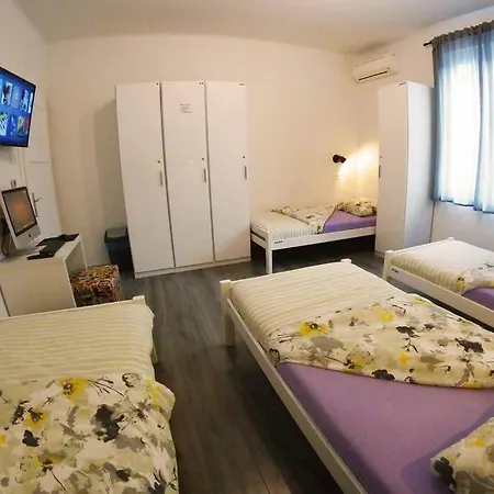 Crogrey Quad Apartment *